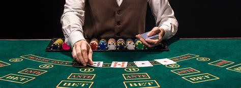 salaire croupier|Croupier / Croupière : métier, études, diplômes, .